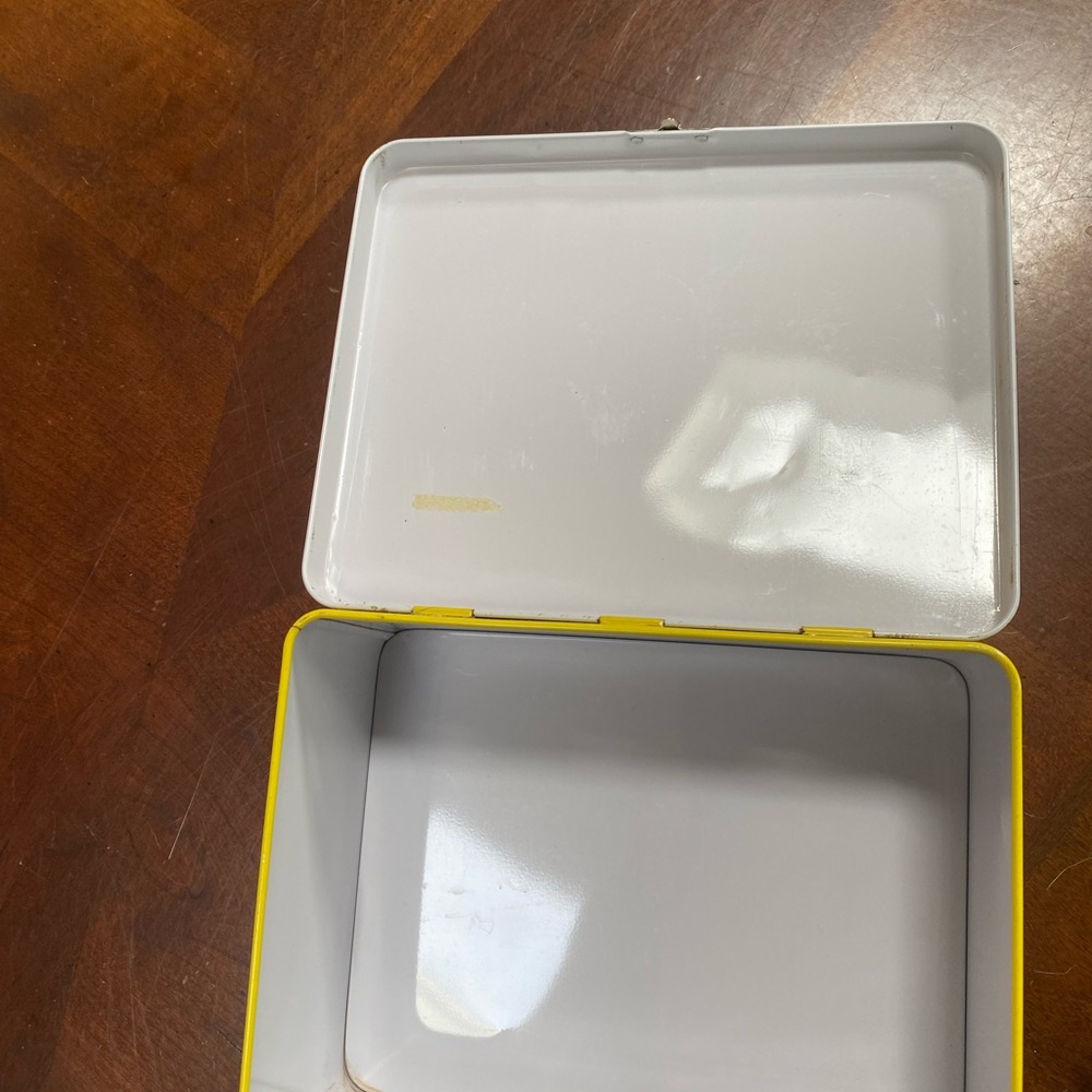 Curious George Metal Lunch Box - Picture 3 of 3